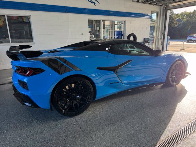 Used 2024 Chevrolet Corvette Z06 w/ Battery Protection Package RWD image 9