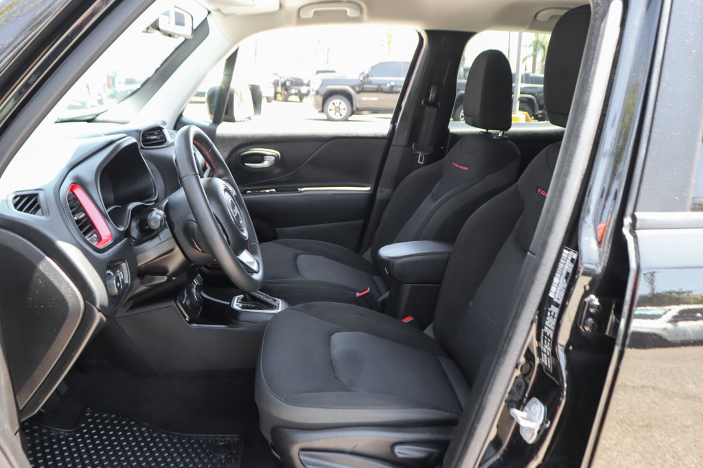 Used 2023 Jeep Renegade Trailhawk AWD/4WD image 17