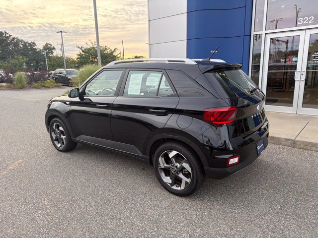 Used 2026 Hyundai Venue SEL FWD image 5
