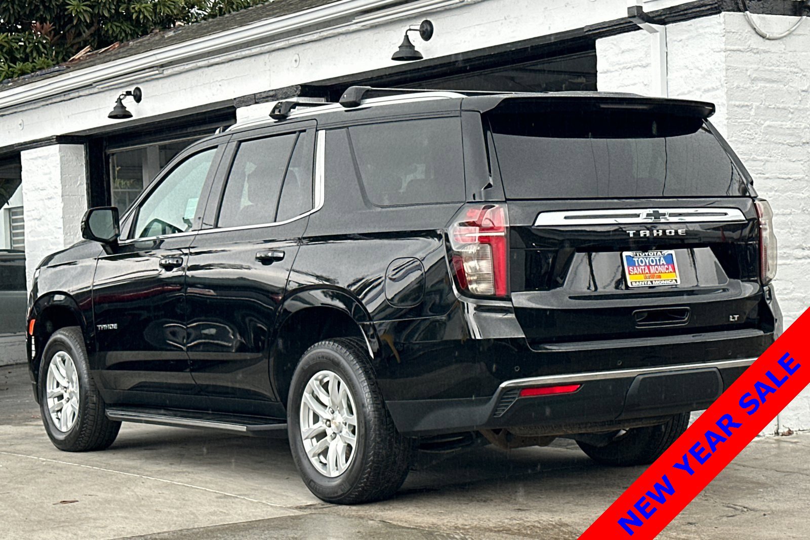 Used 2022 Chevrolet Tahoe LT w/ Luxury Package image 6