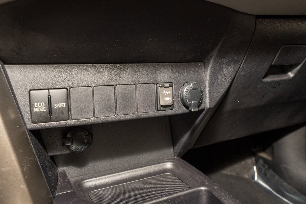 Used 2015 Toyota RAV4 XLE image 15