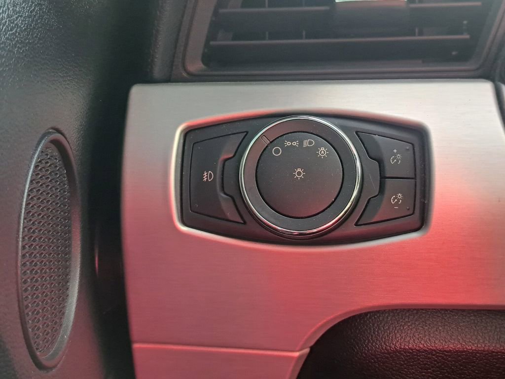 Used 2016 Ford Mustang Premium image 14