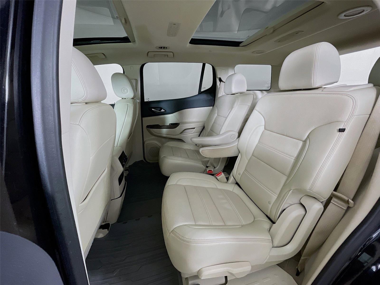 Used 2021 GMC Acadia Denali w/ Denali Technology Package image 30