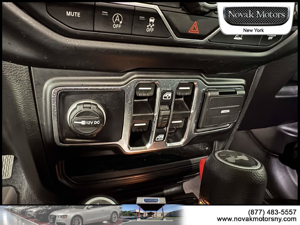 Used 2022 Jeep Wrangler Unlimited Sport AWD/4WD image 23