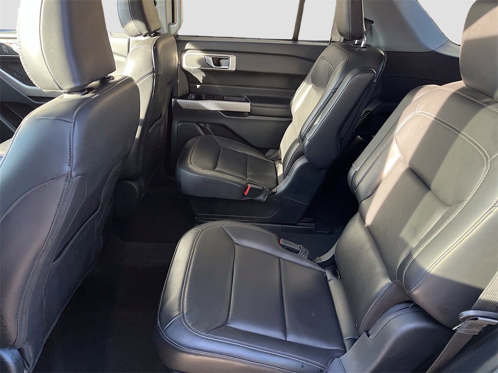 Used 2024 Ford Explorer XLT w/ Equipment Group 202A image 23