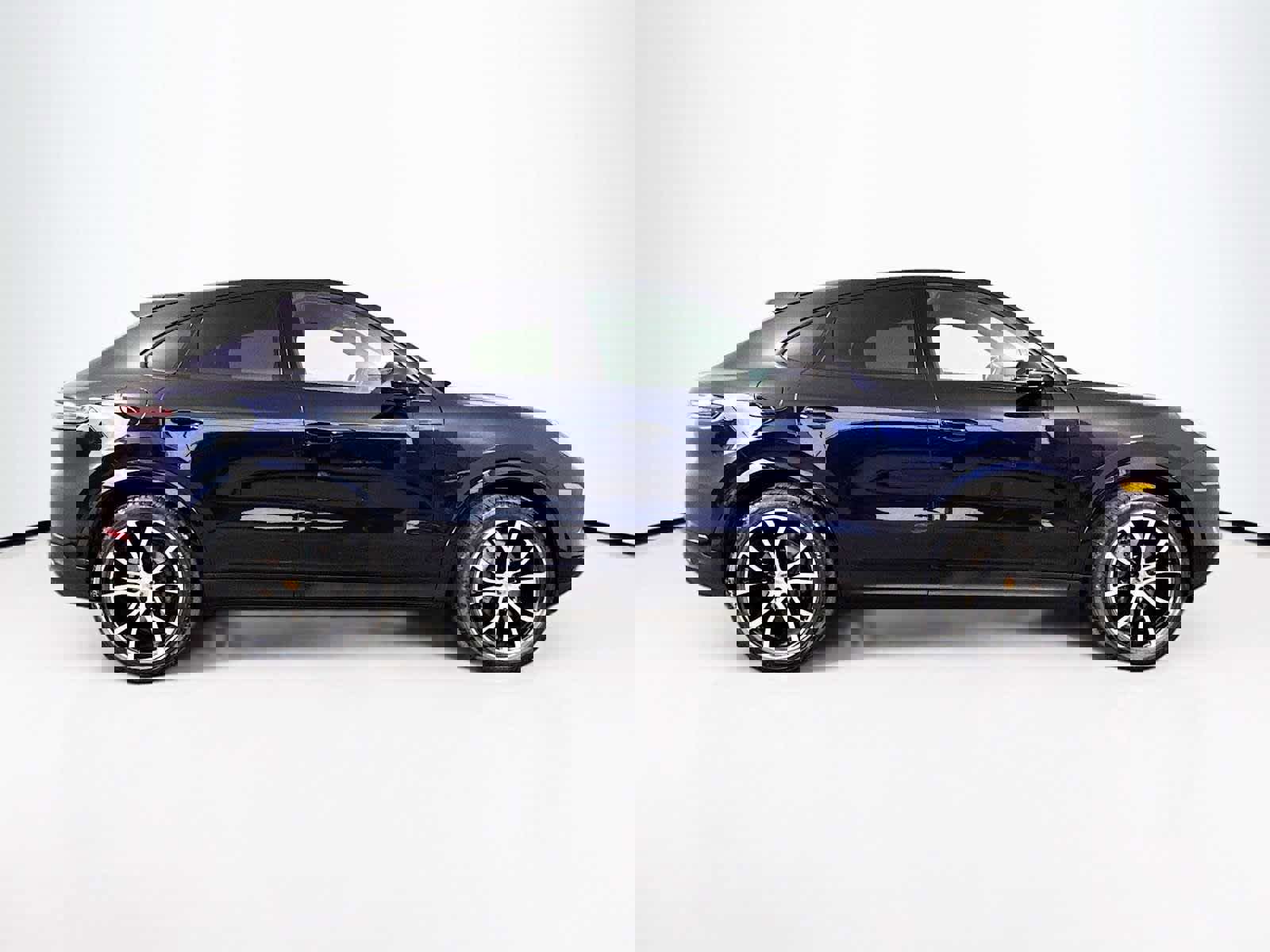 Used 2022 Porsche Cayenne S image 8