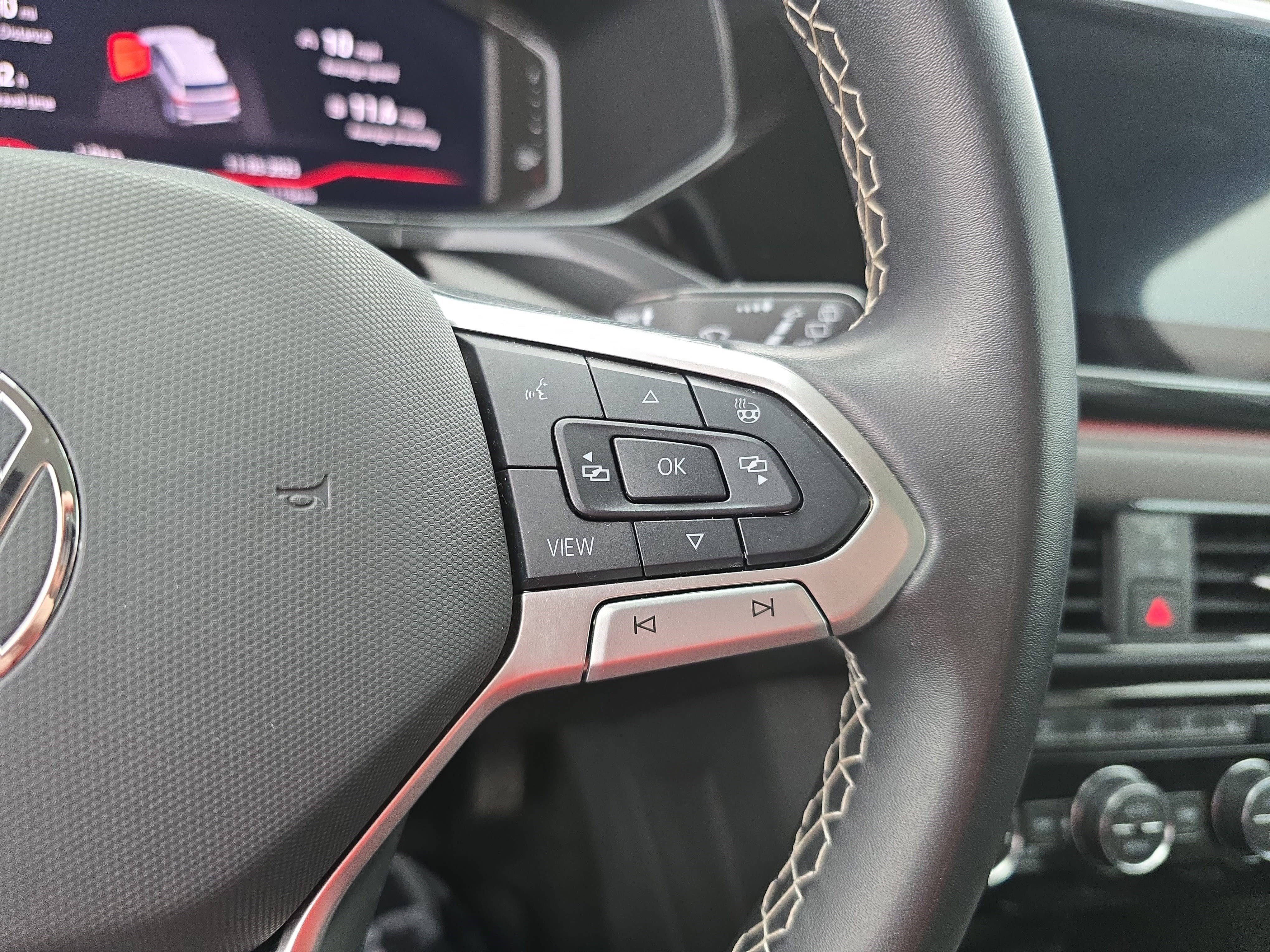 Used 2024 Volkswagen Taos SEL image 17