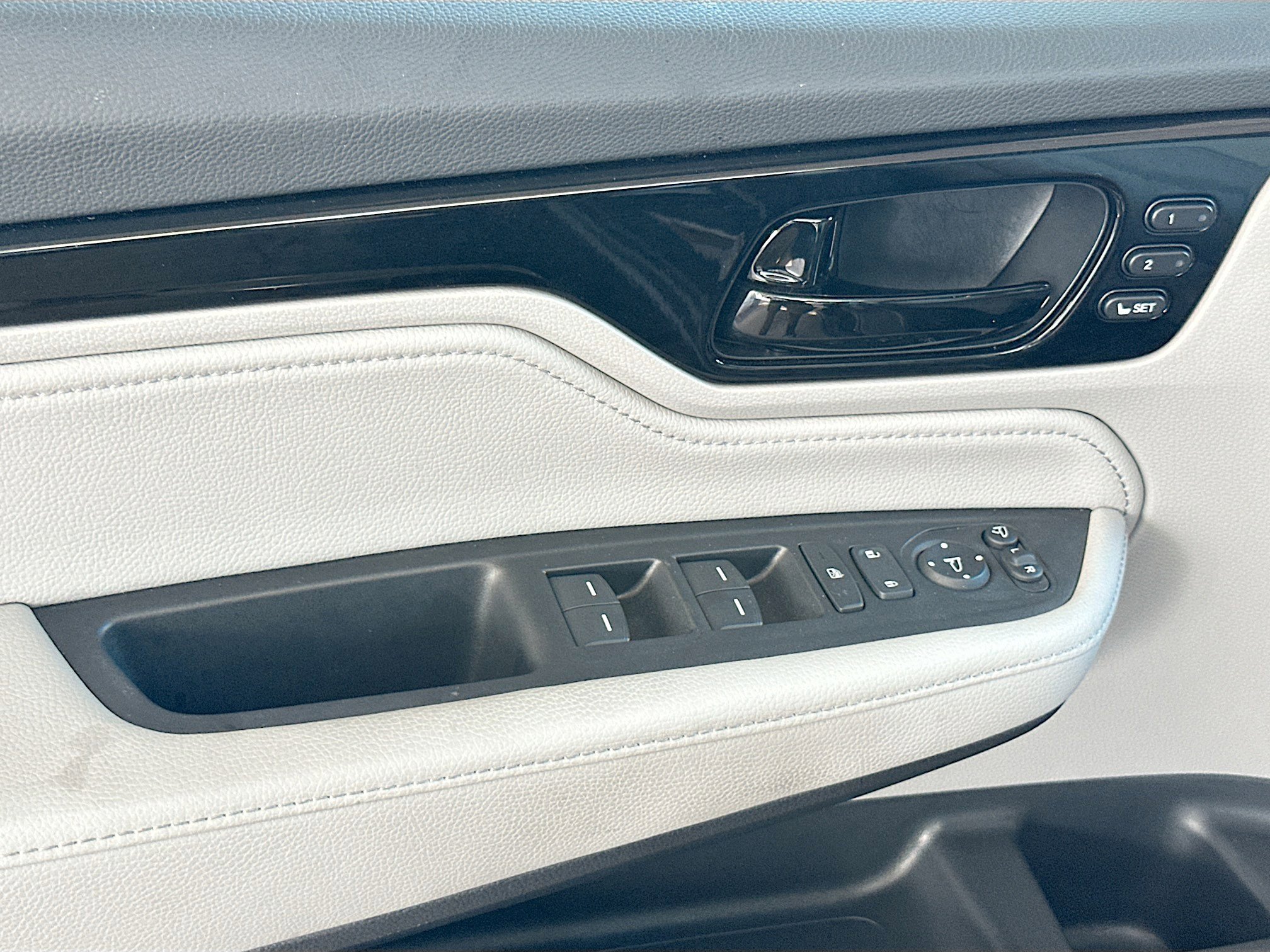 Used 2024 Honda Odyssey Elite image 18