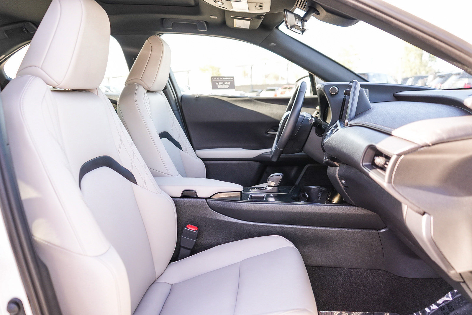 Certified 2026 Lexus UX 300h FWD image 19