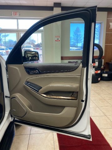 Used 2020 GMC Yukon XL SLT w/ Open Road Package AWD/4WD image 14