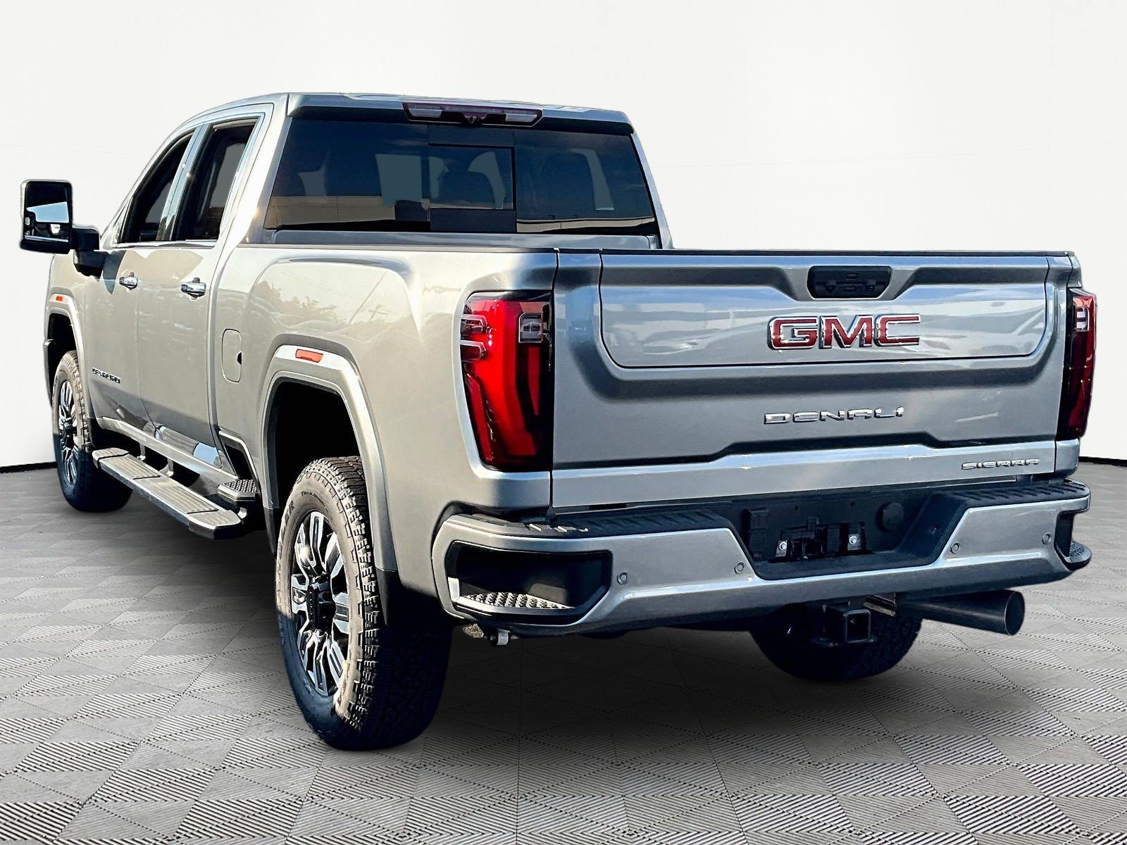 New 2026 GMC Sierra 3500 Denali w/ Denali Reserve Package AWD/4WD image 4
