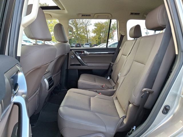 Used 2023 Lexus GX 460 Premium w/ Accessory Package AWD/4WD image 13