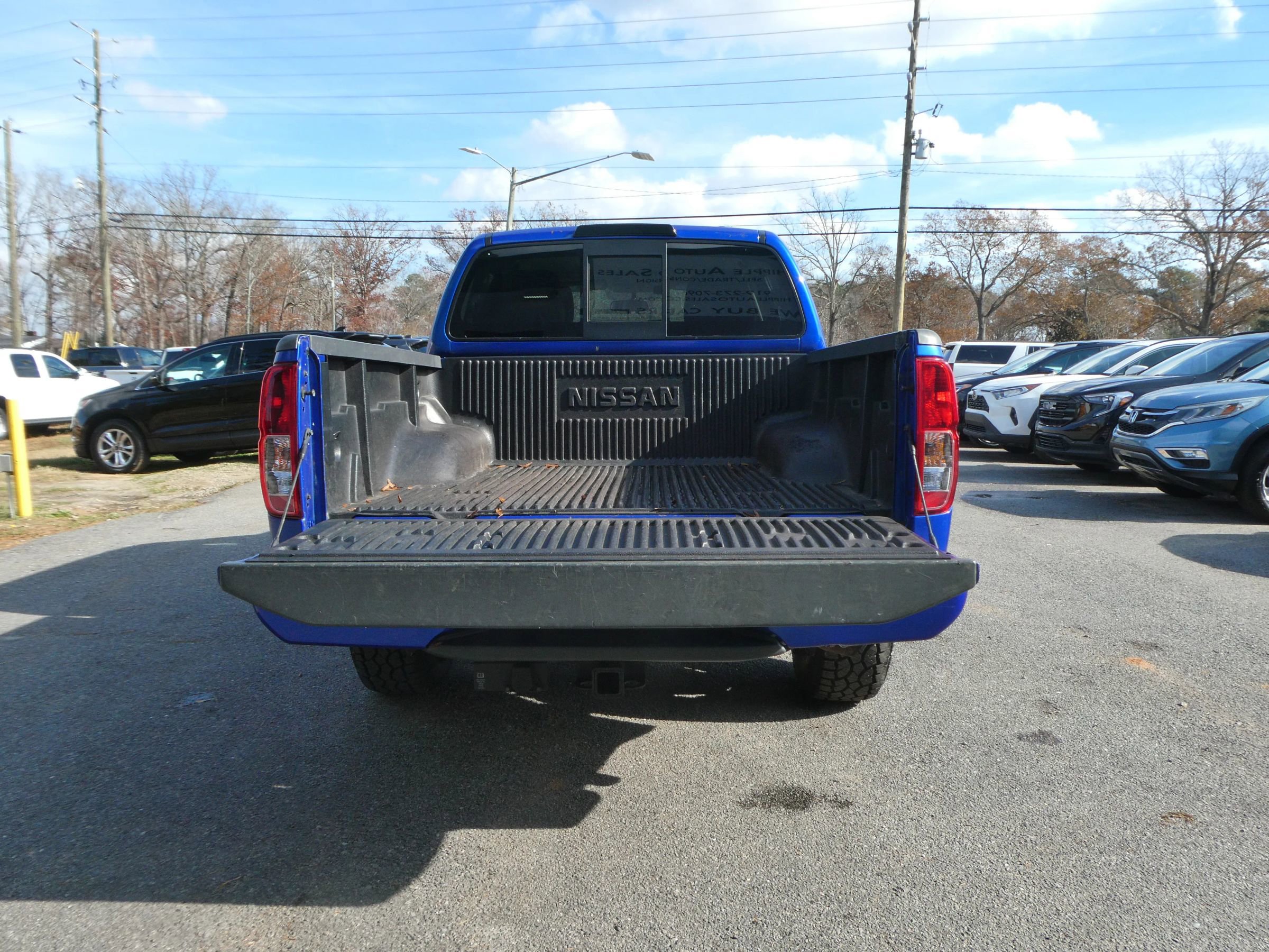 Used 2014 Nissan Frontier Desert Runner image 7