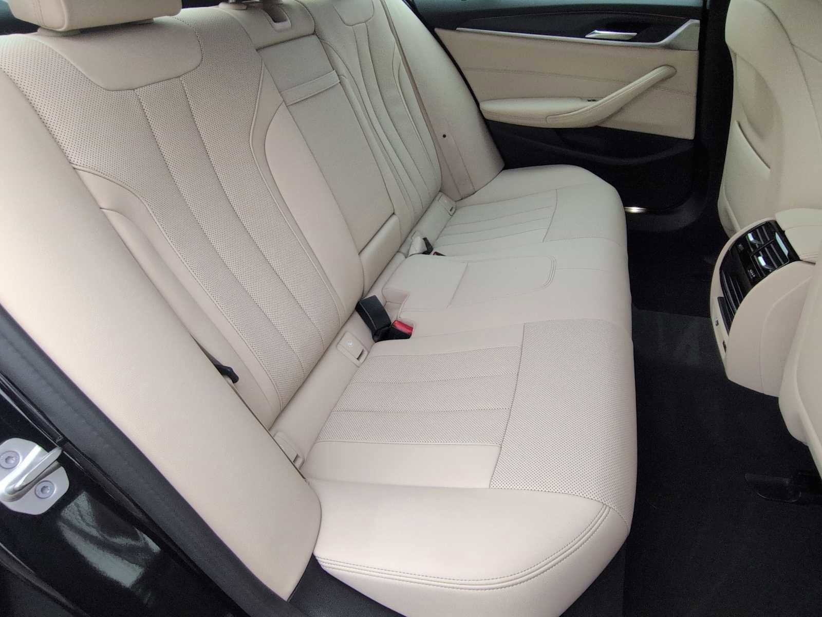 Used 2023 BMW 530i xDrive w/ M Sport Package image 20