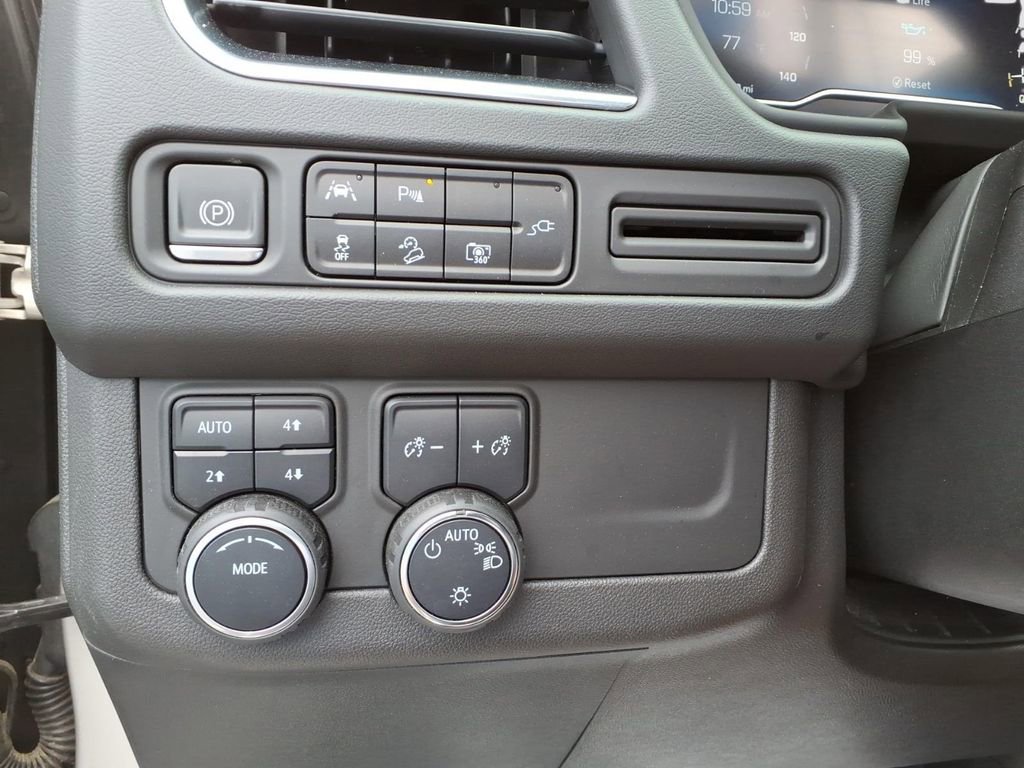 Used 2022 Chevrolet Tahoe Z71 w/ Luxury Package image 20