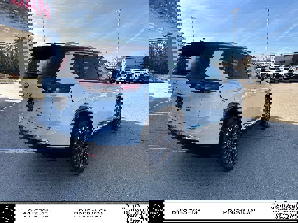 New 2026 Nissan Rogue Platinum image 9