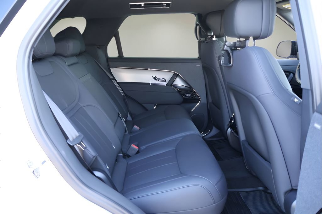 New 2026 Land Rover Range Rover Sport SE AWD/4WD image 17