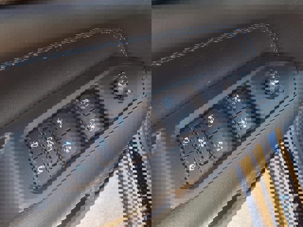 New 2026 Jeep Compass Altitude image 10