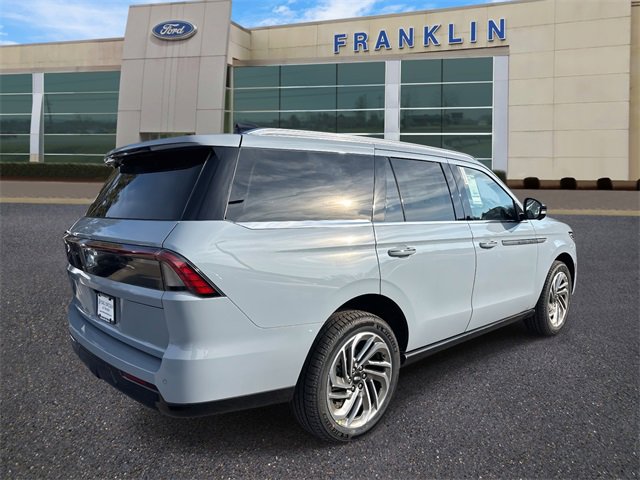 New 2025 Lincoln Navigator Reserve image 7