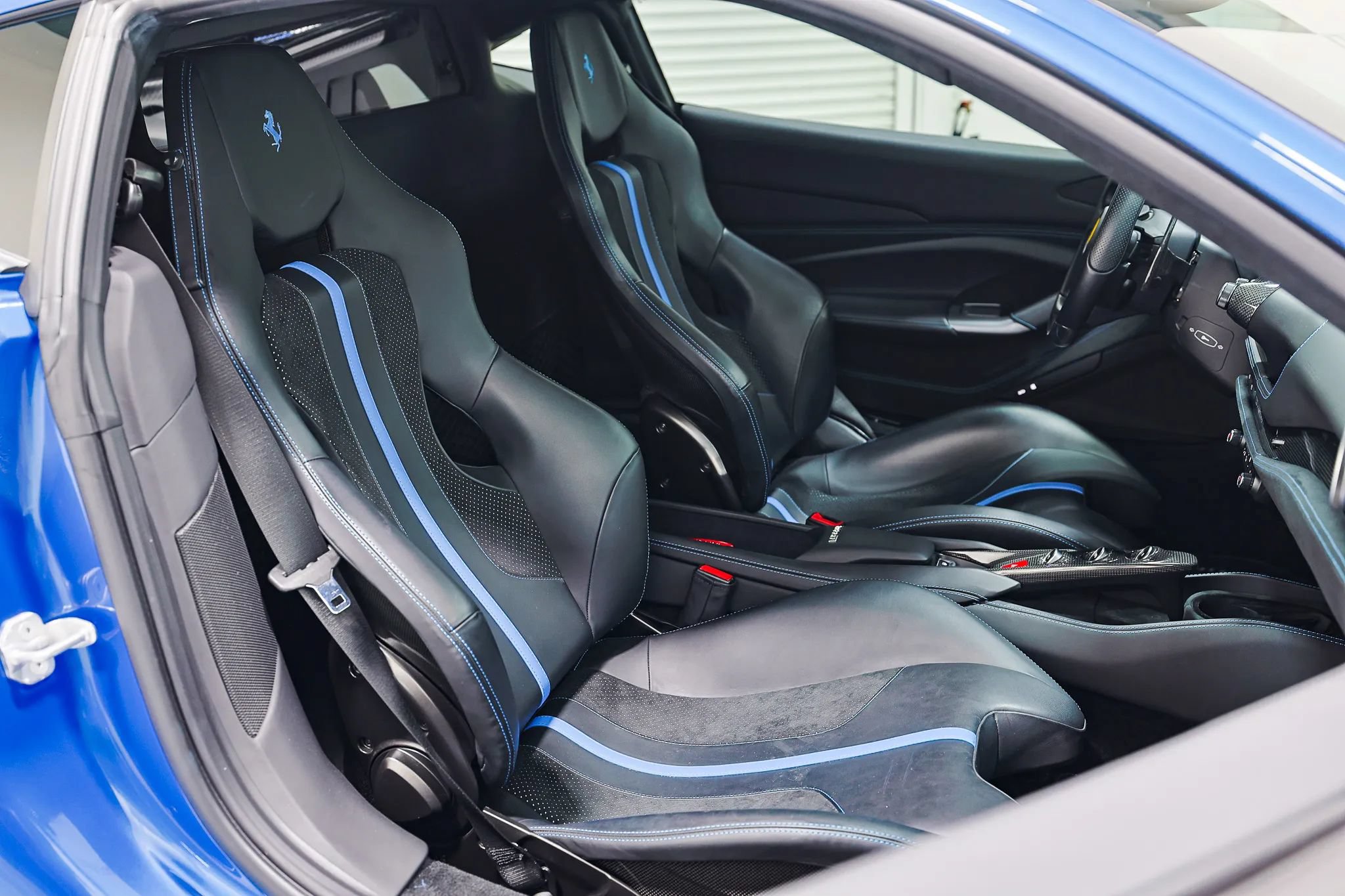 Used 2020 Ferrari F8 Tributo RWD image 37