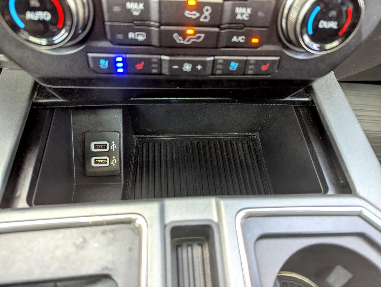 Used 2018 Ford F150 Raptor w/ Equipment Group 802A Luxury image 39