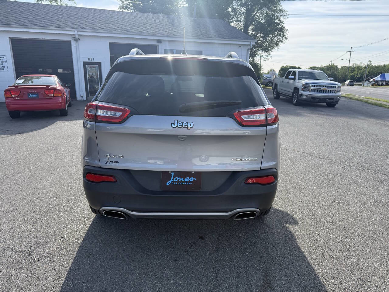 Used 2015 Jeep Cherokee Limited AWD/4WD image 7