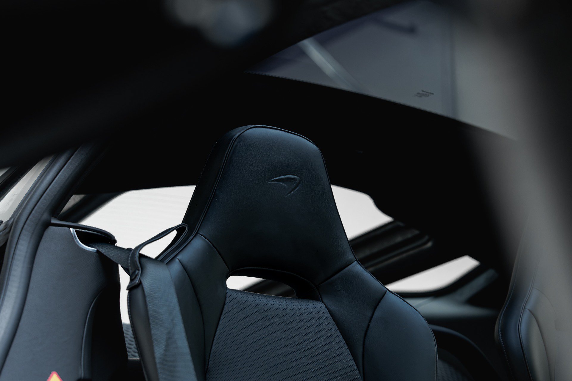 Used 2023 McLaren GT RWD image 34