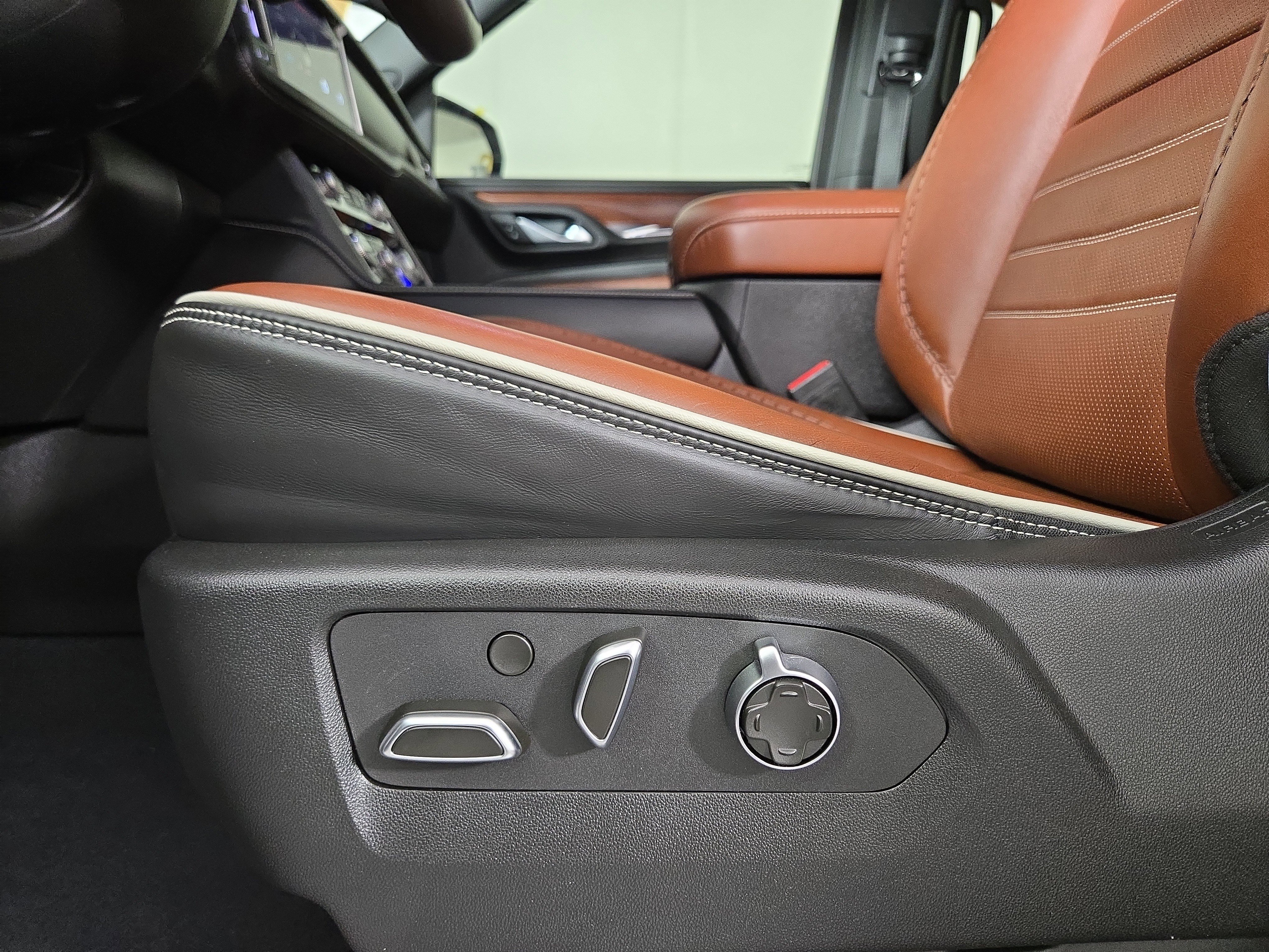 Used 2024 GMC Yukon Denali Ultimate image 33