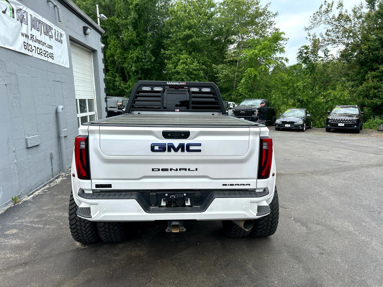Used 2024 GMC Sierra 3500 Denali Ultimate image 6