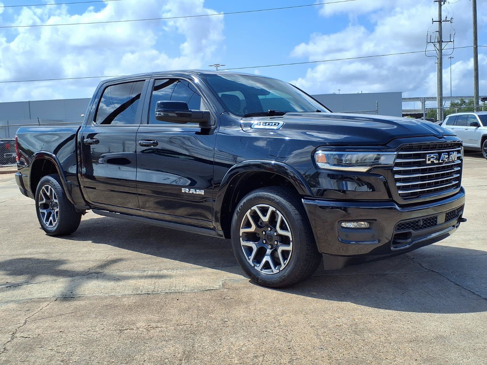 Used 2025 RAM 1500 Laramie w/ Laramie Southwest Edition AWD/4WD image 2