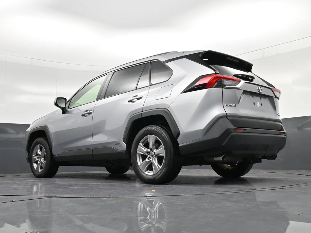 Used 2022 Toyota RAV4 LE AWD/4WD image 29