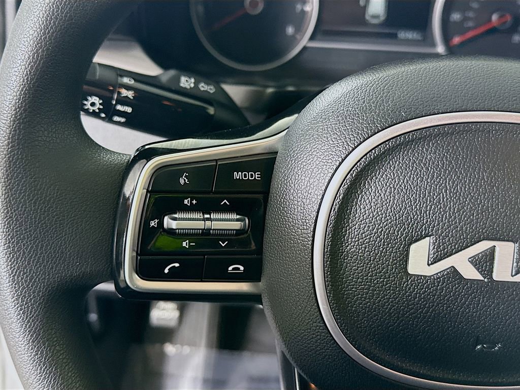 Used 2022 Kia Sorento LX image 20
