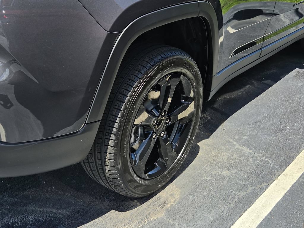 New 2026 Jeep Grand Cherokee Limited w/ Limited Altitude Package RWD image 33