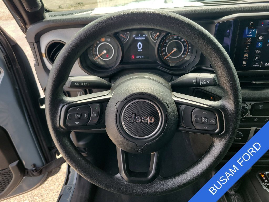 Used 2025 Jeep Wrangler Sport AWD/4WD image 16