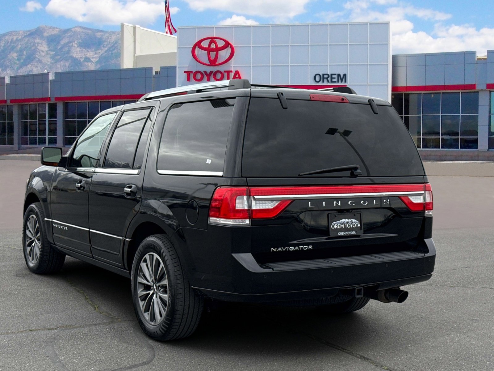Used 2015 Lincoln Navigator 4WD image 5