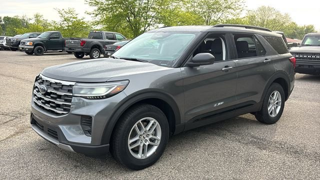 New 2026 Ford Explorer Active AWD/4WD image 2