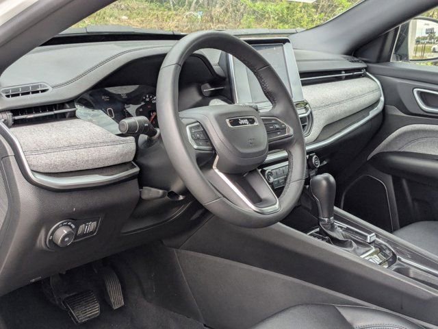 Used 2025 Jeep Compass Latitude w/ Sun & Sound Group image 14