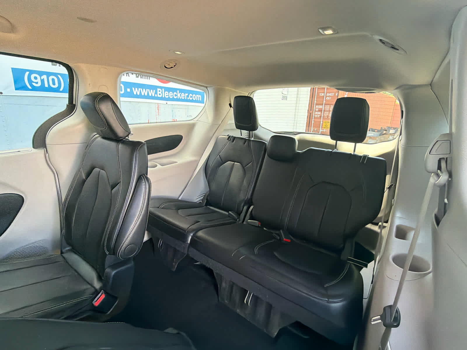 Used 2024 Chrysler Pacifica Touring-L FWD image 32