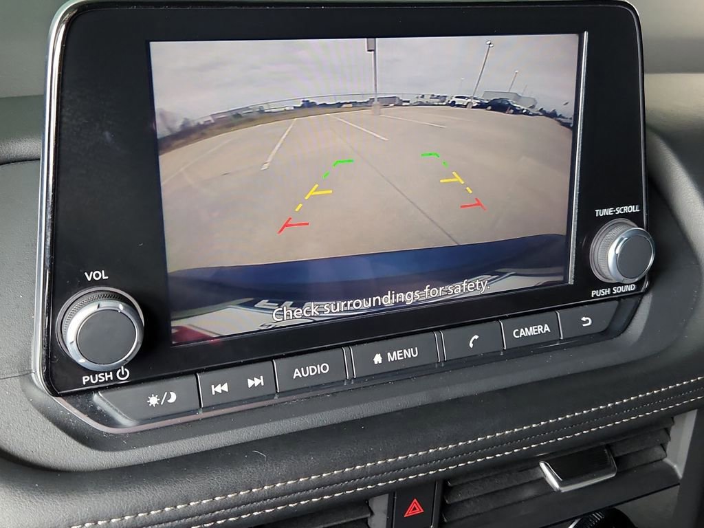 Used 2025 Nissan Rogue SV AWD/4WD image 18