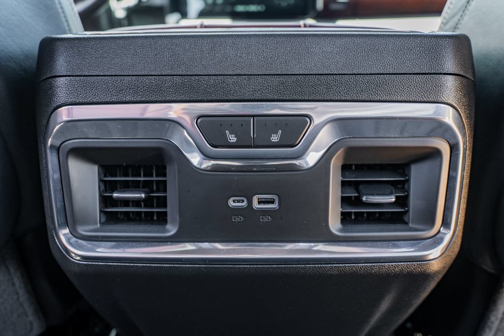 Used 2024 GMC Sierra 3500 Denali Ultimate AWD/4WD image 55
