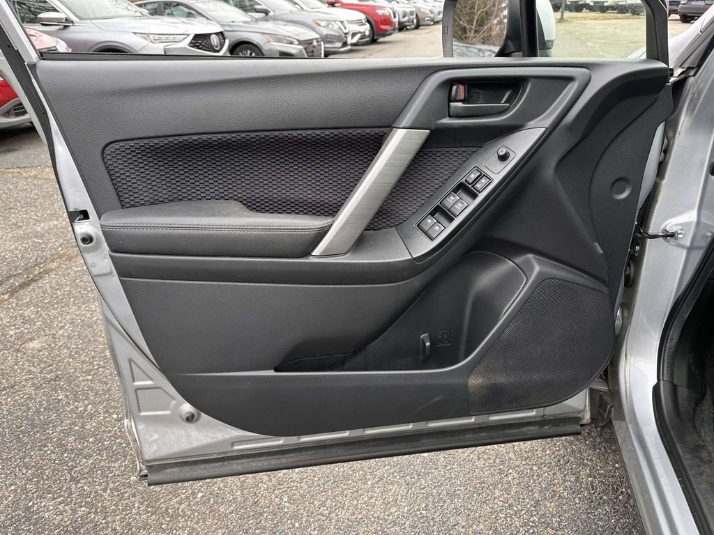 Used 2017 Subaru Forester 2.5i Premium AWD/4WD image 8