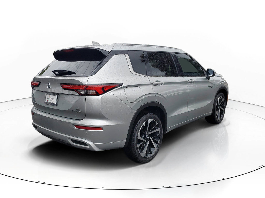 Used 2025 Mitsubishi Outlander SEL AWD/4WD image 4