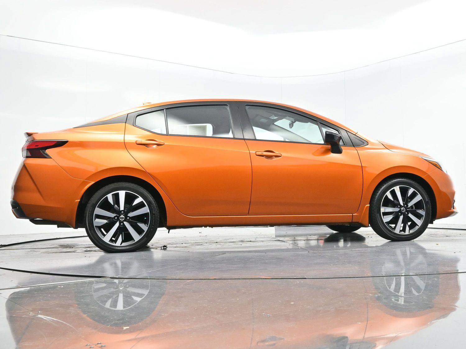 Used 2021 Nissan Versa SR w/ Convenience Package image 44