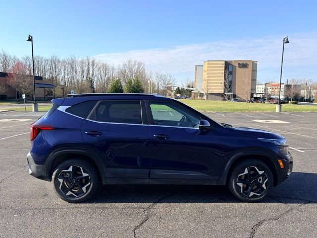 Certified 2025 Kia Seltos EX w/ EX Sunroof Package image 6