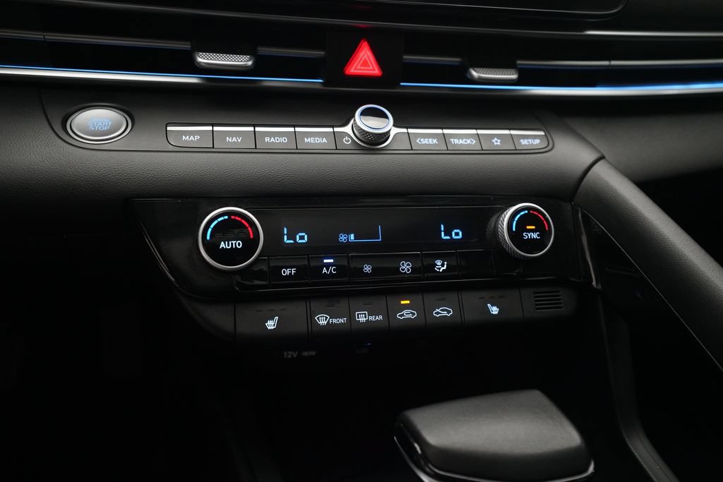 Used 2024 Hyundai Elantra Limited FWD image 20