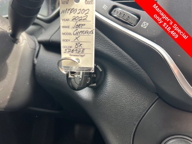 Used 2022 Jeep Cherokee Latitude AWD/4WD image 27