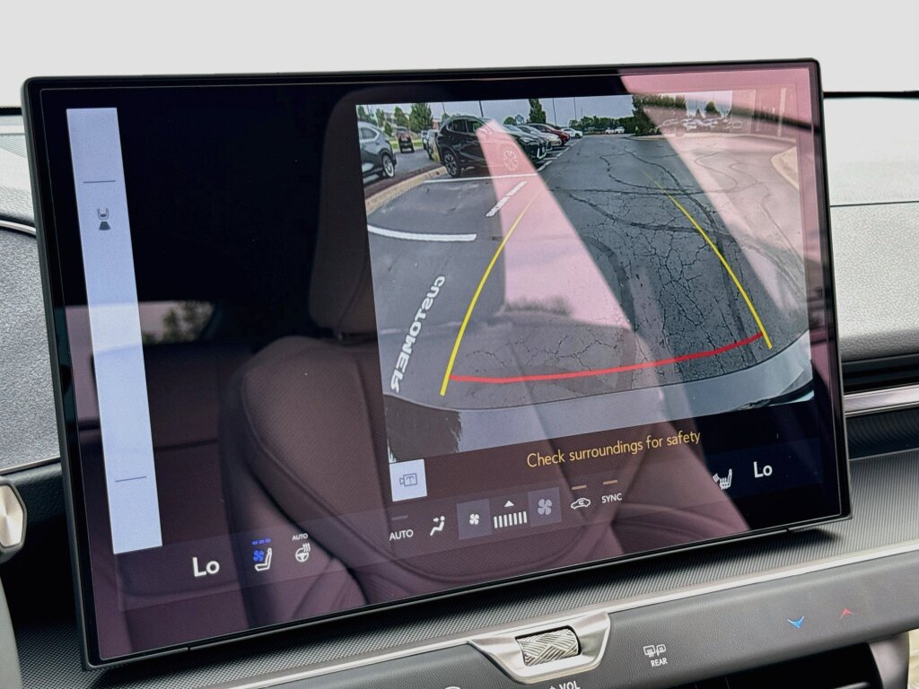 New 2026 Lexus ES 350e w/ Convenience Package FWD image 10