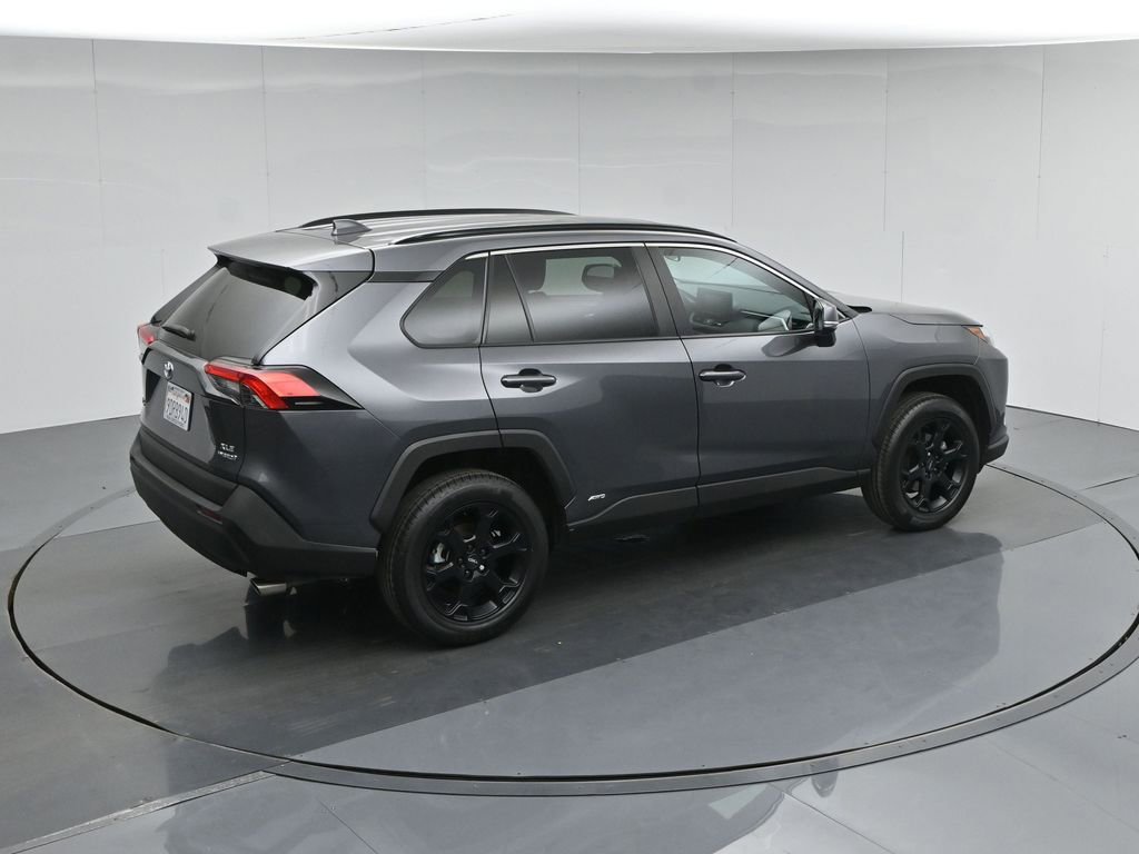 Used 2022 Toyota RAV4 XLE Premium AWD/4WD image 43