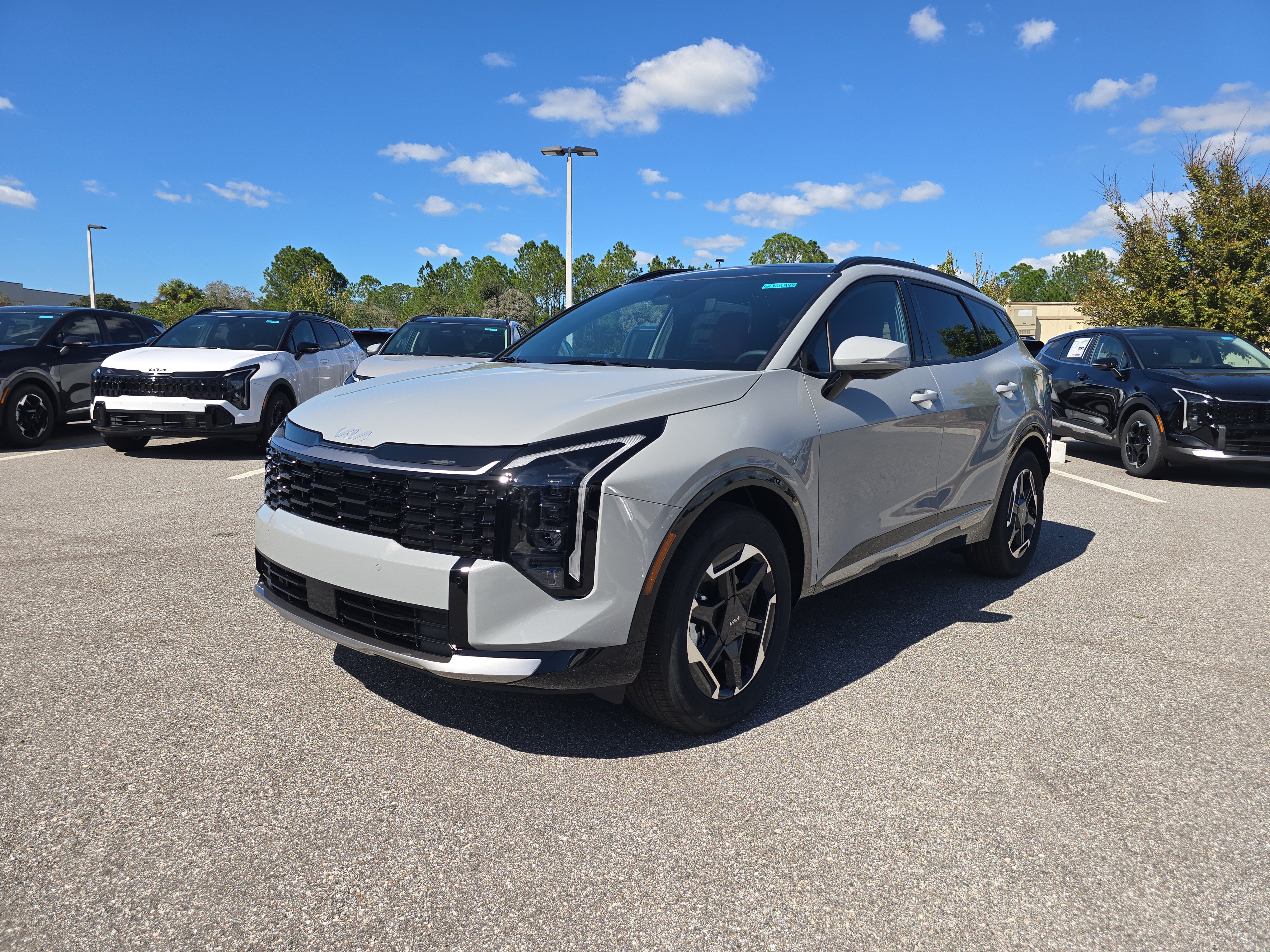 New 2027 Kia Sportage SX FWD image 4