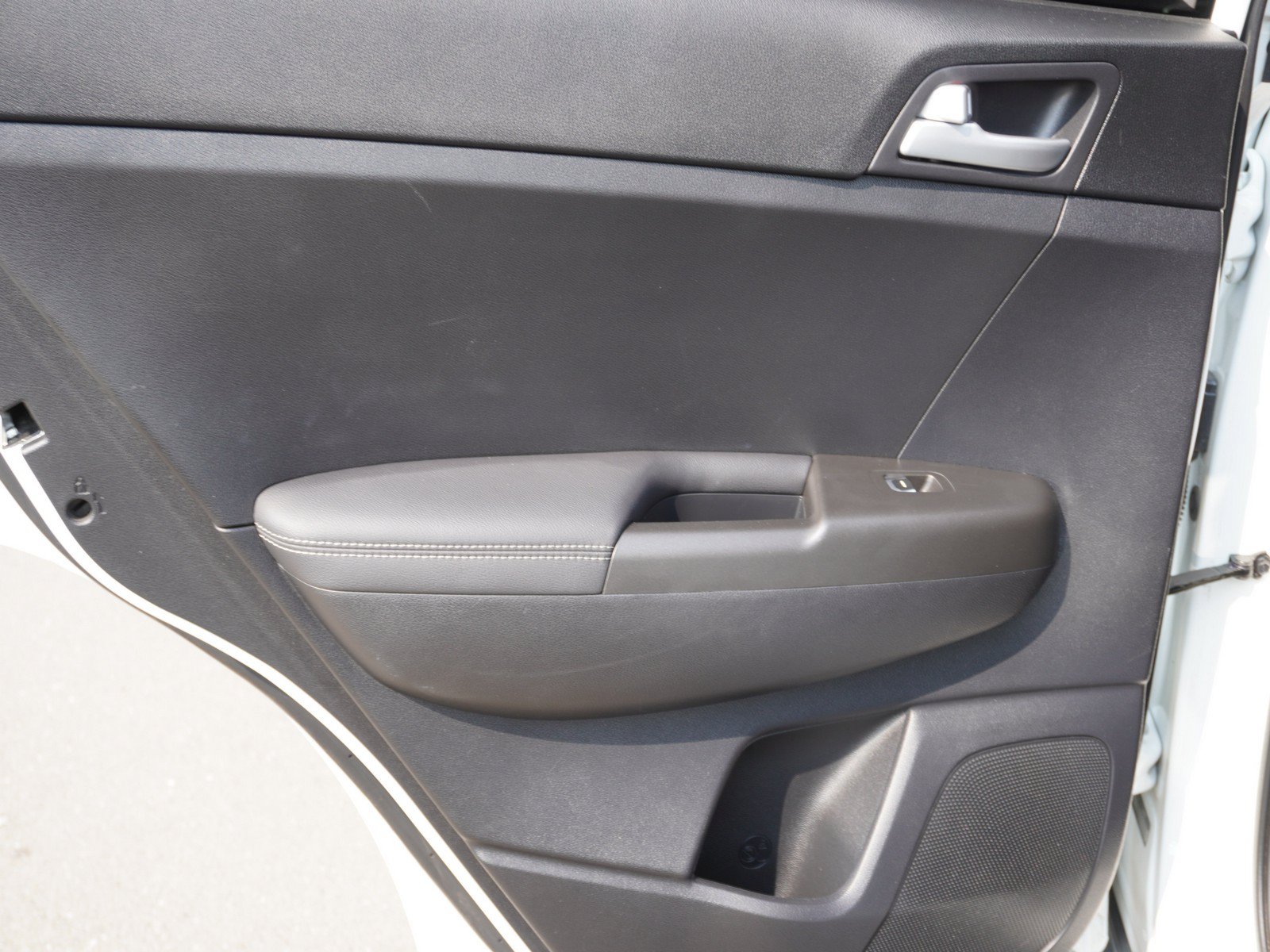 Used 2020 Kia Sportage LX FWD image 11